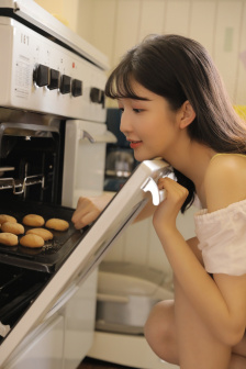 美女扒开阳道口图片